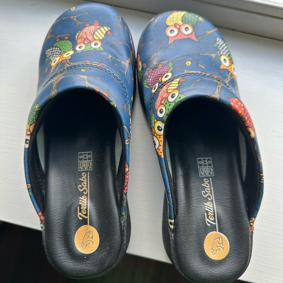 Clogs - Picture 4 of 5